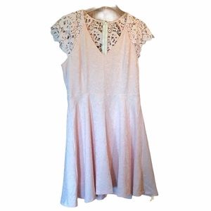 NWT beautiful lace pink dress 💓